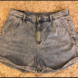 NWOT HIGH WAISTED AMERICAN EAGLE DENIM SHORTS
